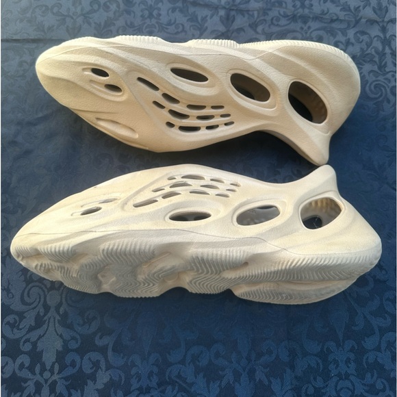 Yeezy Foam Runner size 13
Made in USA - Picture 2 of 8